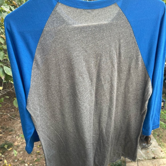 Obey women’s 3/4 length sleeve - Picture 2 of 3